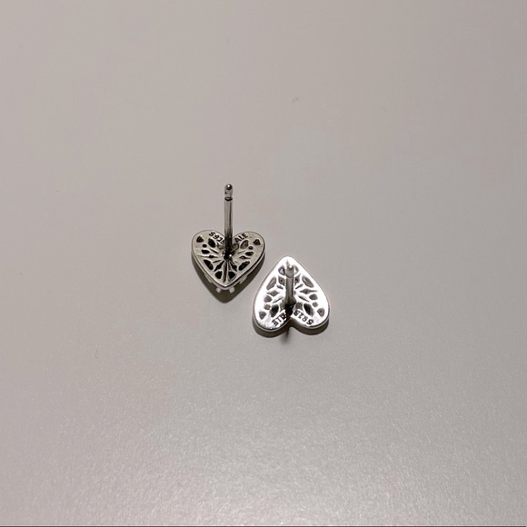 PANDORA | Hearts of Winter Snowflake Earrings (Discontinued) | Preloved - Picture 4 of 13